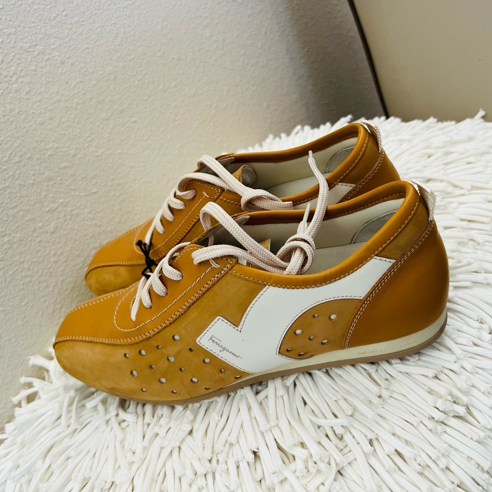 Ferragamo Women’s Low Top Brown Leather 6.5C (Standard Width) Italy